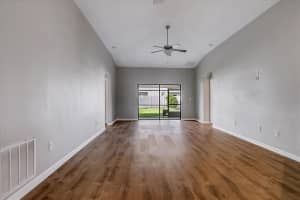 10113 Count Fleet Dr, Ruskin, FL 33573, Sold 01/06/22