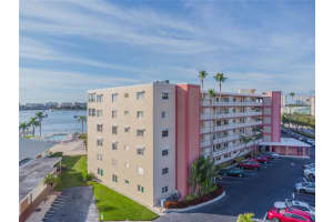 1868 Shore Dr S, South Pasadena, FL 33707, Sold 04/27/22