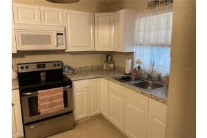 2880 Somerset Park Dr, Tampa, FL 33613, Sold 02/15/22