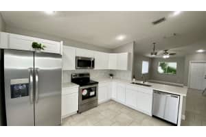 20851 SW 4th St, Pembroke Pines, FL 33029, Sold 01/14/22