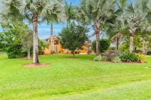 2137 Kingsdown Dr, Sarasota, FL 34240, Sold 03/29/22