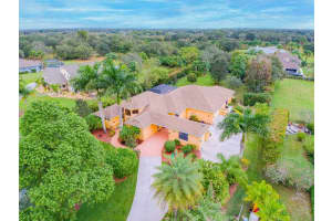 2137 Kingsdown Dr, Sarasota, FL 34240, Sold 03/29/22