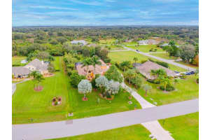 2137 Kingsdown Dr, Sarasota, FL 34240, Sold 03/29/22