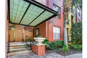 2440 W Horatio St, Tampa, FL 33609, Sold 02/07/22