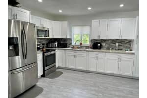 5216 NW 94th Terrace, Sunrise, FL 33351, Sold 04/20/22