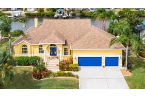 827 Golf Island Dr, Apollo Beach, FL 33572, Sold 05/13/22