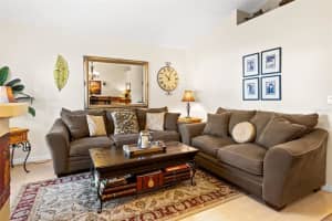 105 Chardonnay Pl, Valrico, FL 33594, Sold 02/09/22