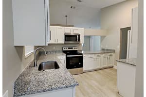 5078 Barrington Cir, Sarasota, FL 34234, Sold 02/24/22