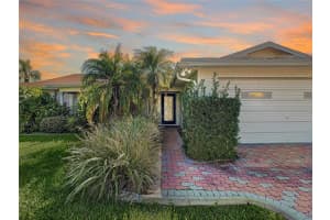6413 Lake Sunrise Dr, Apollo Beach, FL 33572, Sold 03/30/22