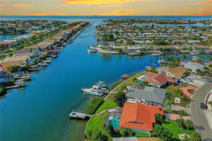 6413 Lake Sunrise Dr, Apollo Beach, FL 33572, Sold 03/30/22