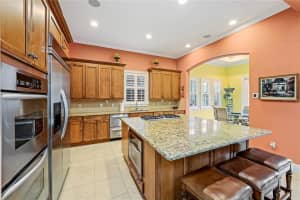 4904 Yacht Club Dr, Tampa, FL 33616, Sold 03/23/22