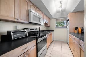 720 N Village Dr, St. Petersburg, FL 33716, Sold 03/17/22