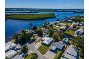 106 STEVEN ST, RUSKIN, FL 33570 Sold 07/29/22