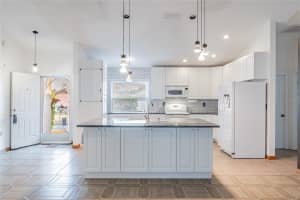 5433 Loma Vista Dr, Davenport, FL 33896, Sold 03/21/22