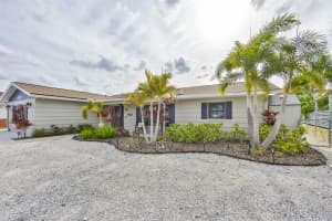 6407 Lake Sunrise Dr, Apollo Beach, FL 33572, Sold 04/18/22