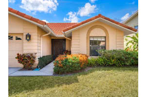 6044 Marella Dr, Sarasota, FL 34243, Sold 04/06/22
