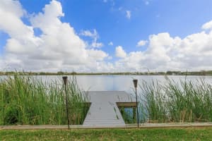7229 Colonial Lake Dr, Riverview, FL 33578, Sold 04/20/22