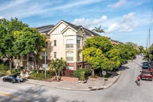 2402 W Azeele St, Tampa, FL 33609, Sold 04/12/22