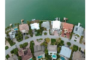 46 N Pine Cir, Belleair, FL 33756, Sold 04/29/22