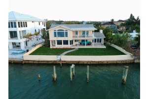 46 N Pine Cir, Belleair, FL 33756, Sold 04/29/22