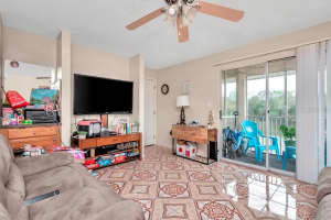 221 Lake Brook Cir, Brandon, FL 33511, Sold 04/25/22