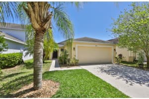806 College Chase Dr, Ruskin, FL 33570, Sold 04/18/22