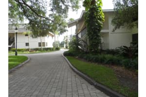 4774 FOX HUNT DR #104 #104, WESLEY CHAPEL, FL 33543 Sold 09/19/22