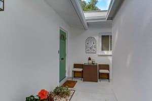3915 Schwalbe Dr, Sarasota, FL 34235, Sold 05/11/22