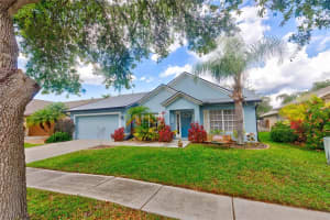 7107 Colonial Lake Dr, Riverview, FL 33578, Sold 05/19/22