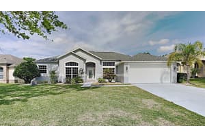 366 Pine Springs Dr, DeBary, FL 32713, Sold 05/16/22
