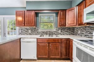 10916 Airview Dr, Tampa, FL 33625, Sold 05/18/22