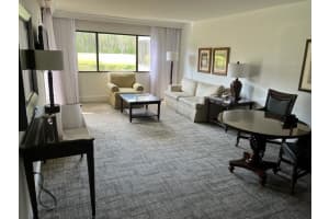 4752 FOX HUNT DR #823, WESLEY CHAPEL, FL 33543 Sold 08/29/22