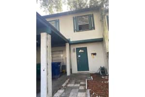 5226 Tennis Ct Cir, Tampa, FL 33617, Sold 05/23/22