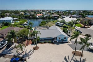 6644 DOLPHIN COVE DR, APOLLO BEACH, FL 33572 Sold 07/15/22