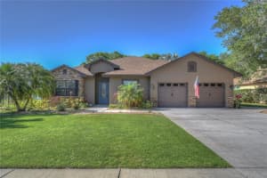 2203 Heritage Crest Dr, Valrico, FL 33594, Sold 05/31/22