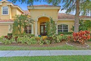 10224 Golden Eagle Dr, Seminole, FL 33778, Sold 05/31/22