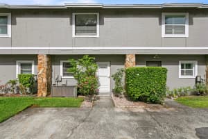 10018 Lake Oak Cir, Tampa, FL 33624, Sold 06/21/22