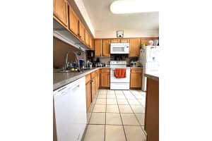 5108 Sunridge Palms Dr, Tampa, FL 33617, Sold 05/18/22