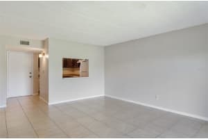 2836 SOMERSET PARK DR #202, TAMPA, FL 33613 Sold 06/22/22