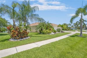 5435 SANDY SHELL DR, APOLLO BEACH, FL 33572 Sold 07/11/22