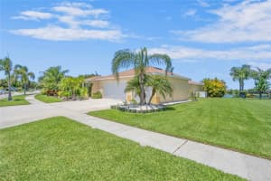 5435 SANDY SHELL DR, APOLLO BEACH, FL 33572 Sold 07/11/22