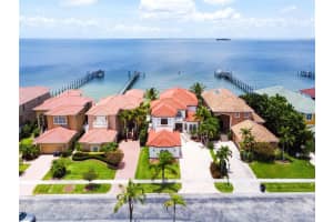 6418 BRIGHT BAY CT, APOLLO BEACH, FL 33572 Sold 08/26/22