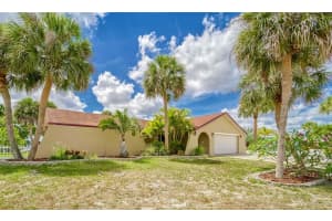 6447 Lake Sunrise Dr, Apollo Beach, FL 33572, Sold 06/29/22