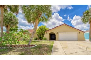 6447 Lake Sunrise Dr, Apollo Beach, FL 33572, Sold 06/29/22