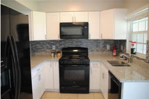 630 S KENSINGTON LAKE CIR, BRANDON, FL 33511 Sold 07/08/22