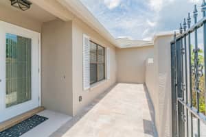 3872 Kingston Blvd, Sarasota, FL 34238, Sold 07/01/22