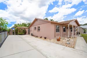 4908 HOLIDAY DR, TAMPA, FL 33615 Sold 07/11/22