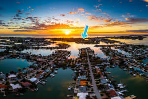 526 SANDY HOOK RD, TREASURE ISLAND, FL 33706 Sold 10/05/23