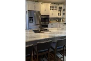2741 GABLES DR, EUSTIS, FL 32726 Sold 08/19/22