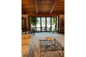 2804 PEMBERTON CREEK DR, SEFFNER, FL 33584 Sold 07/25/22